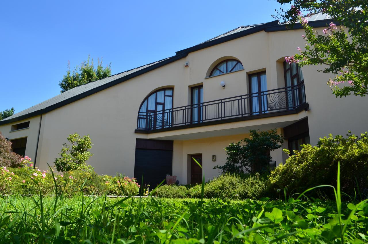 Villa Olivares Corbetta Ngoại thất bức ảnh